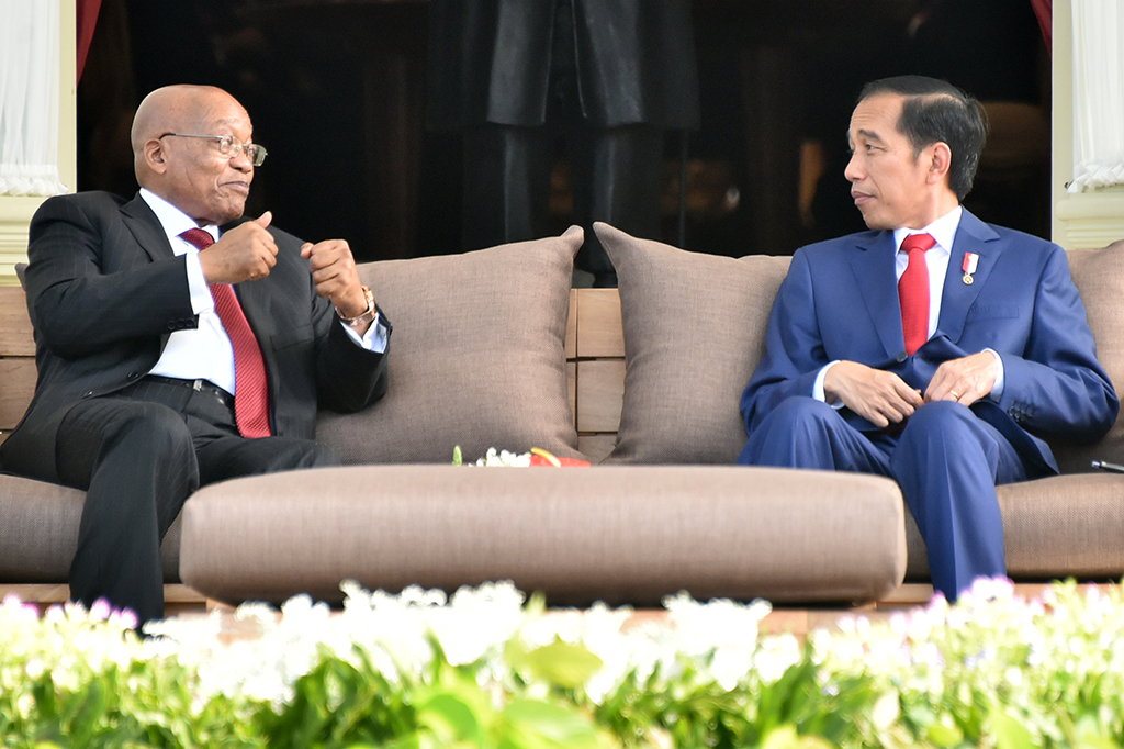 Jokowi menambahkan, dua bulan mendatang akan mengutus sejumlah menteri dan pelaku bisnis ke Afrika Selatan untuk menindaklanjuti kerjasama di bidang ekonomi. 