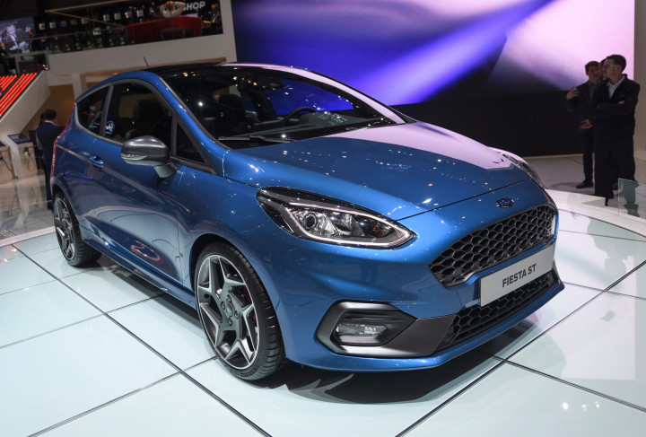 Ford Fiesta ST mendapat upgrade ringan. Hatcback mungil ini populer karena kegesitan dan mesinnya yang irit bahan bakar tapi bertenaga. AFP Photo/FABRICE COFFRINI