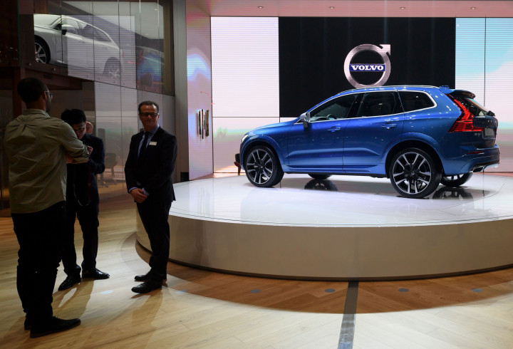 Generasi terbaru Volvo XC60 merupakan andalan pabrikan asal Swedia di segmen medium SUV yang sedang digandrungi di berbagai negara. AFP Photo/FABRICE COFFRINI