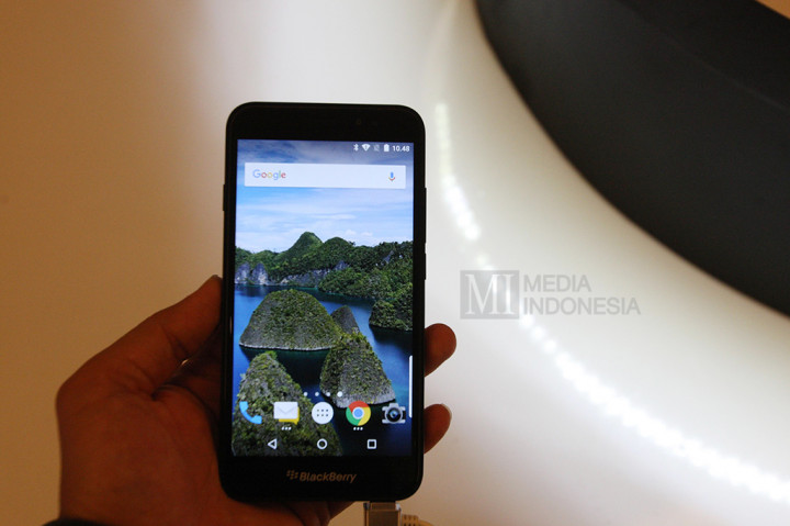 Menggabungkan teknologi modern dengan kecepatan jaringan 4G LTE, layar lebar HD 720p dan memori sebesar 4GB, BlackBerry Aurora memberikan kinerja yang handal untuk memenuhi kebutuhan akan sebuah smartphone.