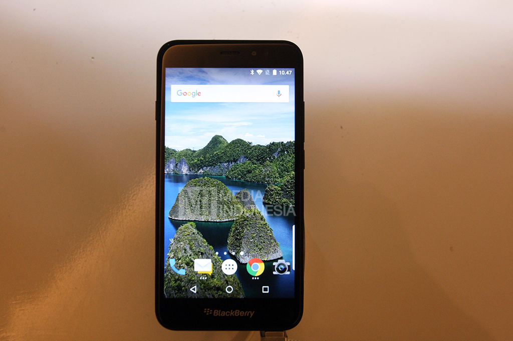 BlackBerry Aurora dijual Rp3.499.000 melalui preorder di toko online mulai 3 Maret-12 Maret 2017.