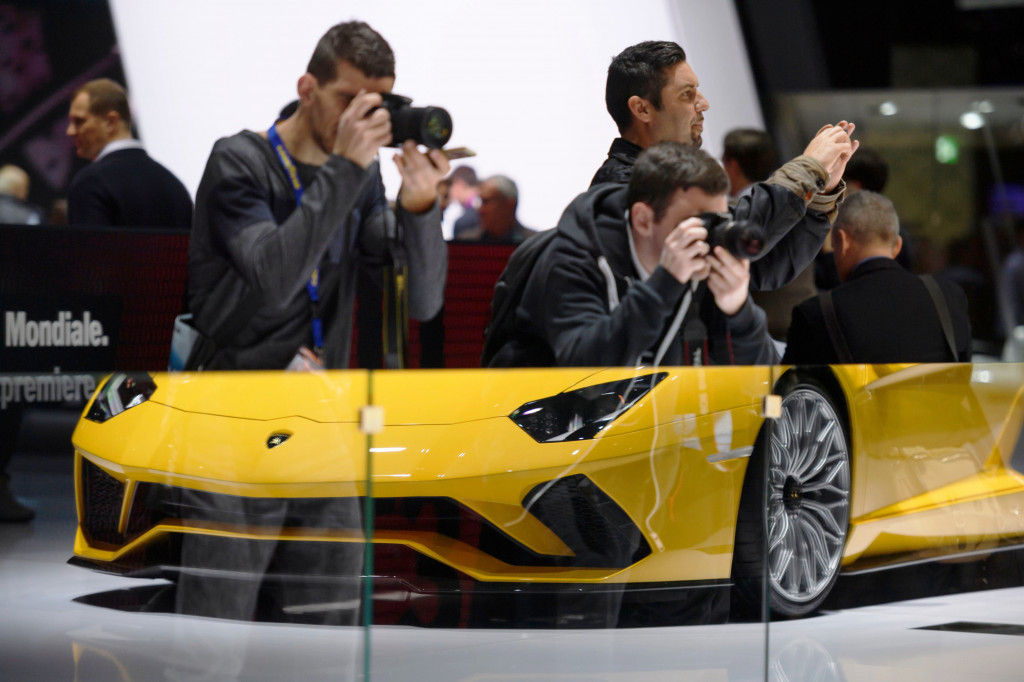 Huracan Performante dipasarnya di AS, Eropa, Jepang, dan Tiongkok. Supercar ini bisa dipinang dengan harga USD 274.390 atau Rp 3,8 miliar belum termasuk pajak.