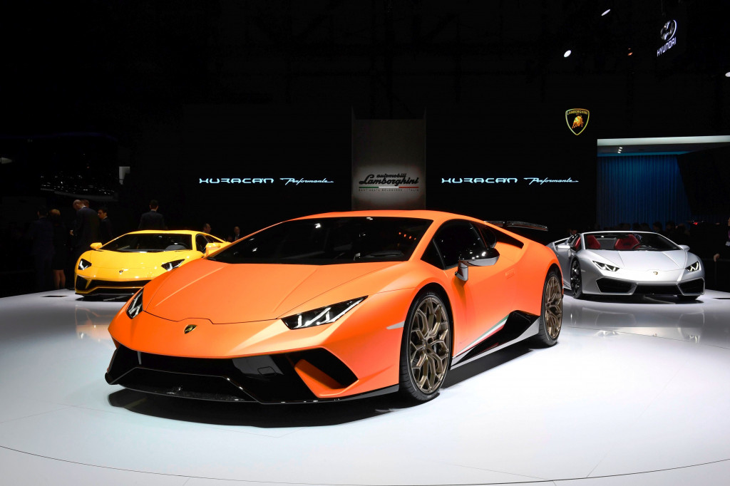 Lamborghini Huracan Performante juga ditingkatkan aerodinamikanya. Perubahan di antaranya ada di bagian spoiler depan dan belakang, kap mesin, bumper belakang dengan diffuser dan air ducts.