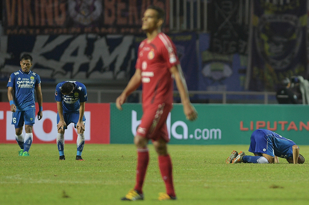 Pada menit ke-33, Persib akhirnya memecah kebuntuan melalui sang kapten, Atep.