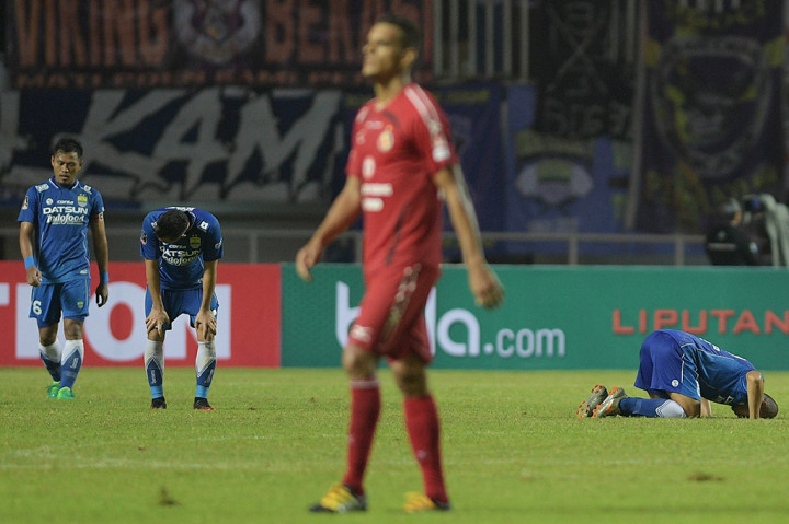 Pada menit ke-33, Persib akhirnya memecah kebuntuan melalui sang kapten, Atep.