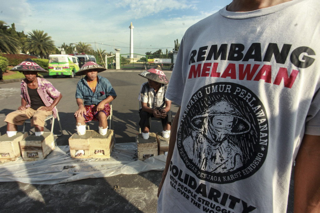 Ijin yang pertama telah dibatalkan, namun Pemprop Jateng kembali menerbitkan ijin yang ke dua. Alasannya pihak PT Semen Indonesia dinilai mampu membuktikan bahwa bukit kapur yang akan ditambang tidak menyimpang cadangan air.