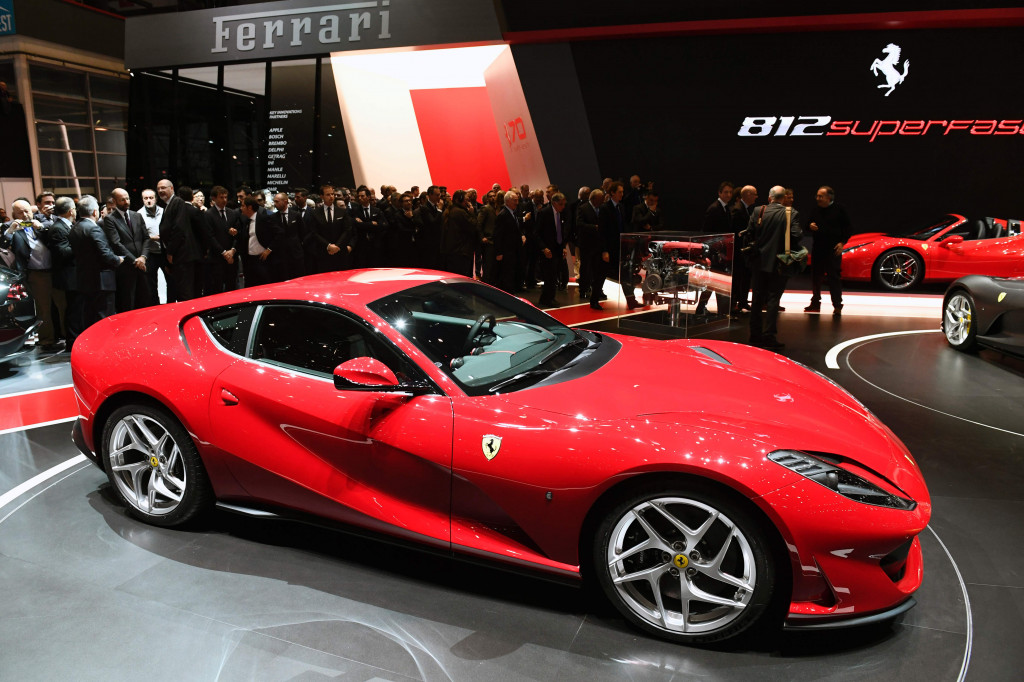 Sistem aerodinamis semakin baik dengan penambahan bilah aerodinamika. Ferrari memberikan mesin V12 6.5lt yang menghasilkan tenaga 789 daya kuda dan torsi 718 Nm. 