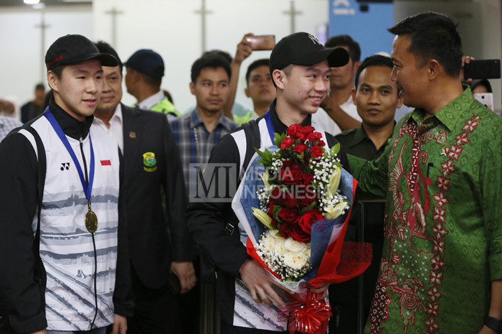 Kedatangan peraih juara All England 2017 tersebut disambut Menteri Pemuda dan Olahraga Imam Nahrawi di Bandara Soekarno Hatta, Tangerang.