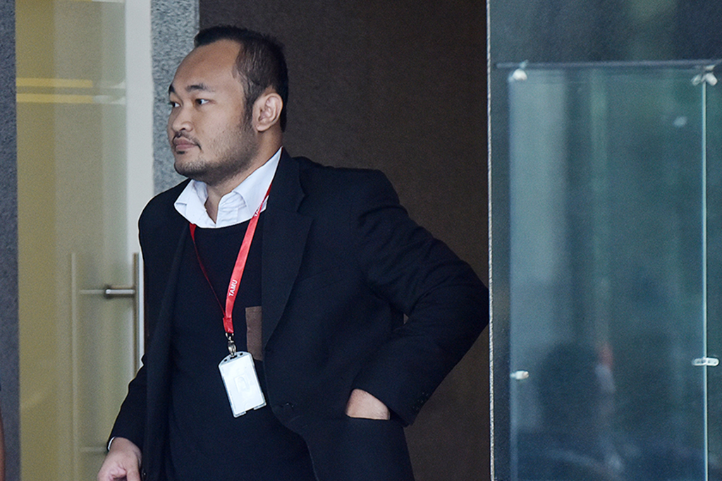 Selain itu, KPK juga memeriksa Sekretaris hakim konstitusi Suryo Gilang Romadlon.