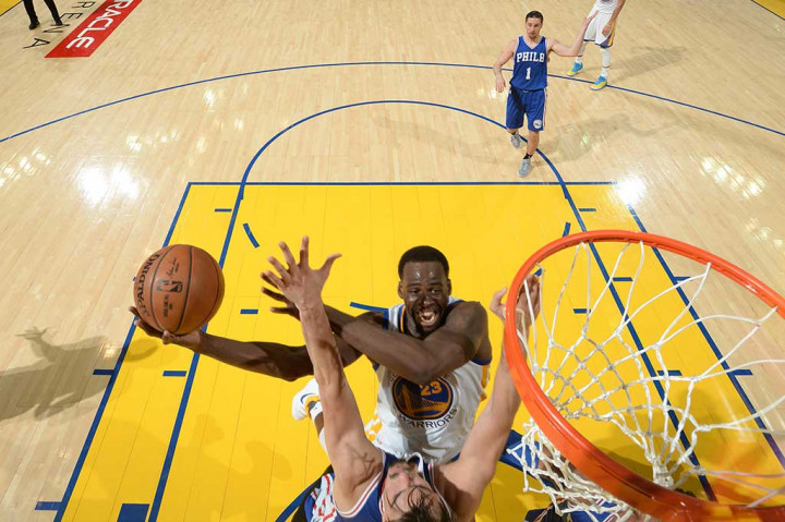 Dan Draymond Green menambah 20 pon, 8 rebound, 8 assist, dan 6 blok.