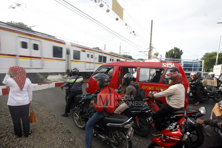 Hal tersebut dilakukan untuk meningkatkan keselamatan, ketertiban, dan kelancaran perjalanan KA, juga untuk keselamatan masyarakat pengguna jalan pada perlintasan antara jalur kereta api dengan jalan di wilayah Jakarta.