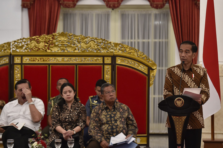 Presiden Jokowi menyampaikan arahannya yang sekaligus membuka rapat kabinet paripurna. Di antaranya presiden minta agar dilakukan percepetan terhadap program reformasi agraria.