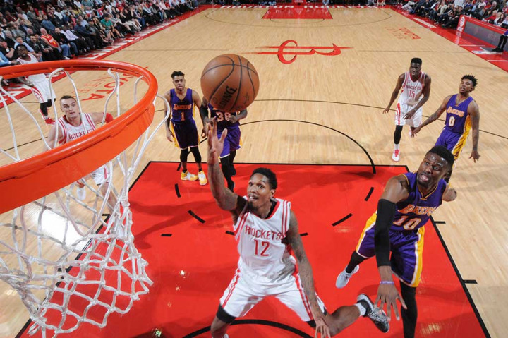 Louis Williams mencetak 30 poin, 4 rebound, dan 7 assist ke bekas timnya, untuk membantu Houston Rockets menang 139-100.