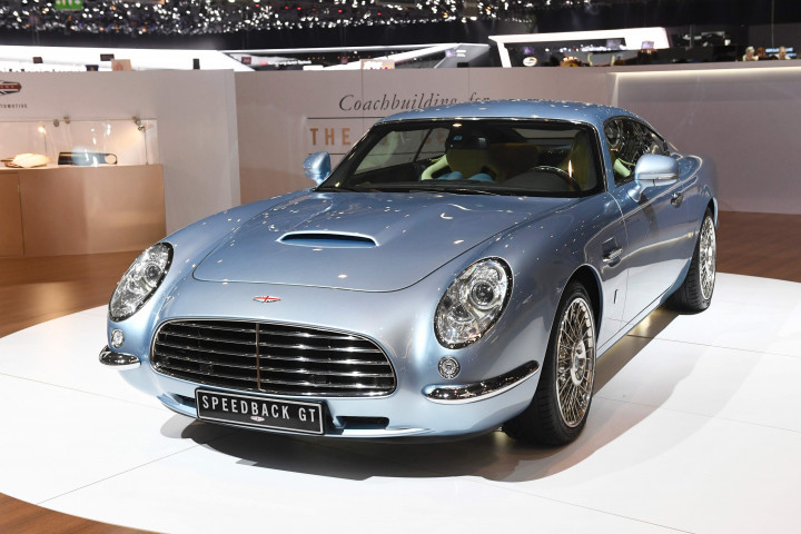 Tampilan yang sepenuhnya retro ditampilkan Speedback GT dari David Brown Automotive. Di balik tampilan era '60-an itu terdapat detail rangka, mesin & sistem elektronik canggih.  AFP PHOTO / ALAIN GROSCLAUDE
