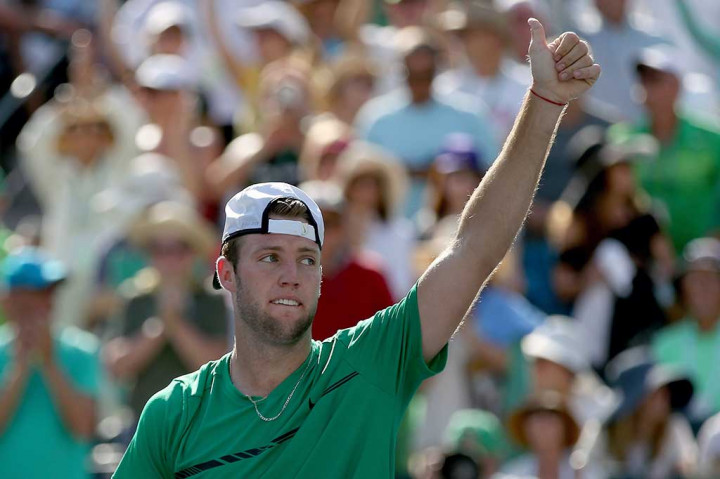 Di semifinal Sock akan menghadapi Roger Federer. Federer melaju ke empat besar tanpa keluar keringat karena lawannya Nick Kyrgios mundur dari pertandingan akibat cedera.