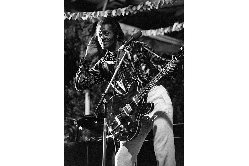 Chuck Berry dilahirkan di St Louis, Missouri, pada 18 Oktober 1926. Ia dikenal sebagai salah satu pencipta musik rock 'n' roll.