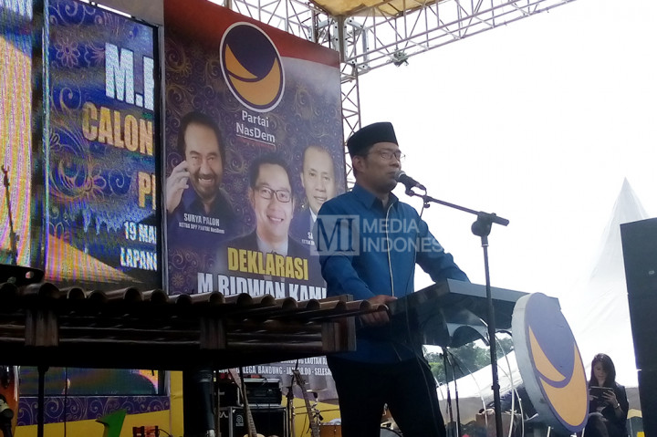 Pria yang akrab disapa Kang Emil itu lantas berterima kasih kepada Nasdem yang telah memberikan dukungan untuk maju di Pilgub Jabar.