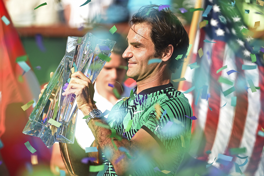 Federer juga berhasil menjadi petenis tertua yang berhasil mengangkat trofi level Masters di usia 35 tahun, 7 bulan, dan 12 hari. AFP/Kevork Djansezian