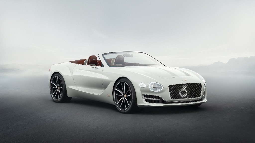EXP 12 Speed 6E adalah coupe convertible mewah pertama bertenaga listrik dari Bentley. Merek terkemuka asal Inggris ini mempertahan desain klasik dan interior mewah yang merupakan ciri khas selama ini dengan kecanggihan teknologi fitur-fiturnya. Bentley/architecturaldigest.com
