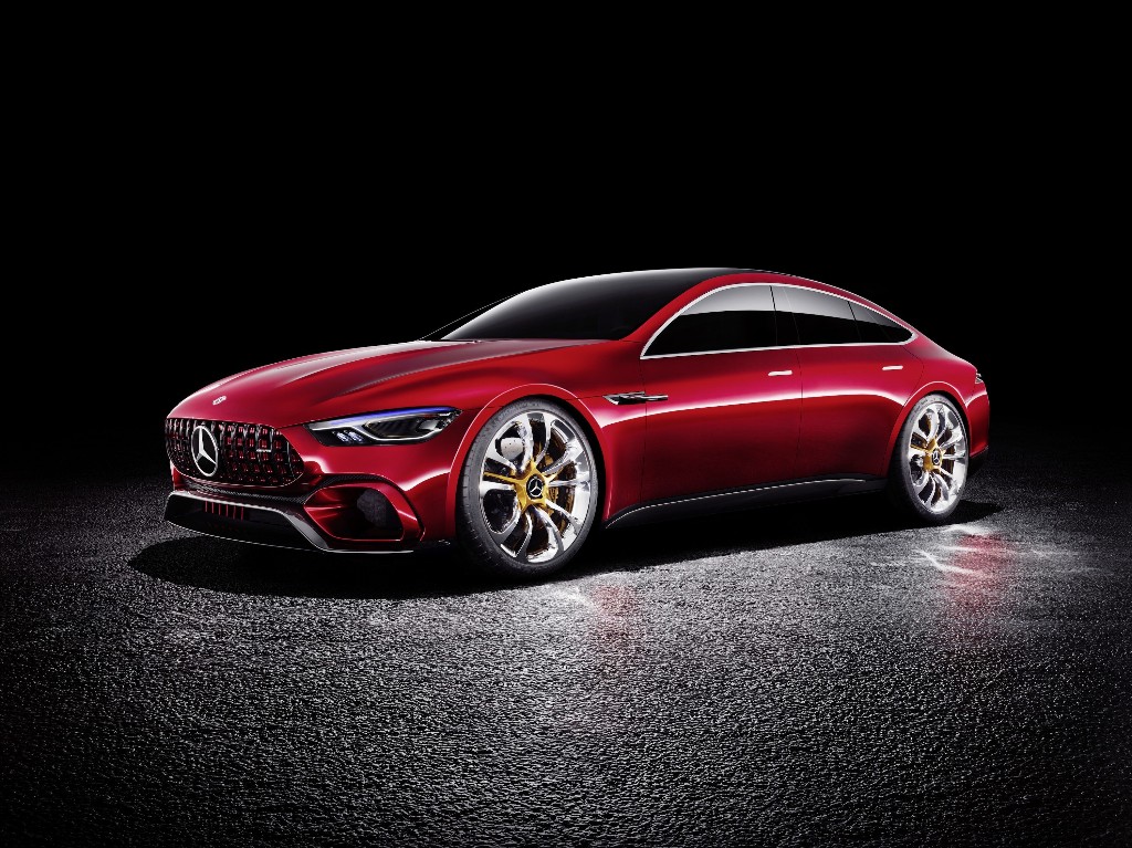 Mercedes-Benz tetap ingin mendominasi kelas sedan supercar mewah. Andalan barunya adalah Mercedes AMG GT Concept, sportcar empat pintu yang menjadikannya sedan terbaik untuk ngebut bersama keluarga. Mercedes-Benz/architecturaldigest.com