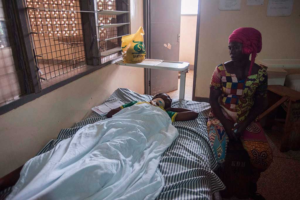 Korban luka-luka mendapat perawatan di rumah sakit.