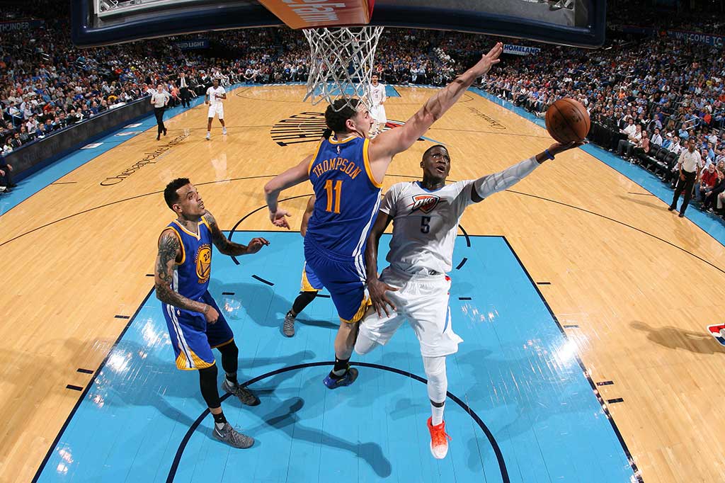 Dan Victor Oladipo mengemas 17 poin, 6 rebound, dan 5 assist untuk Thunder.