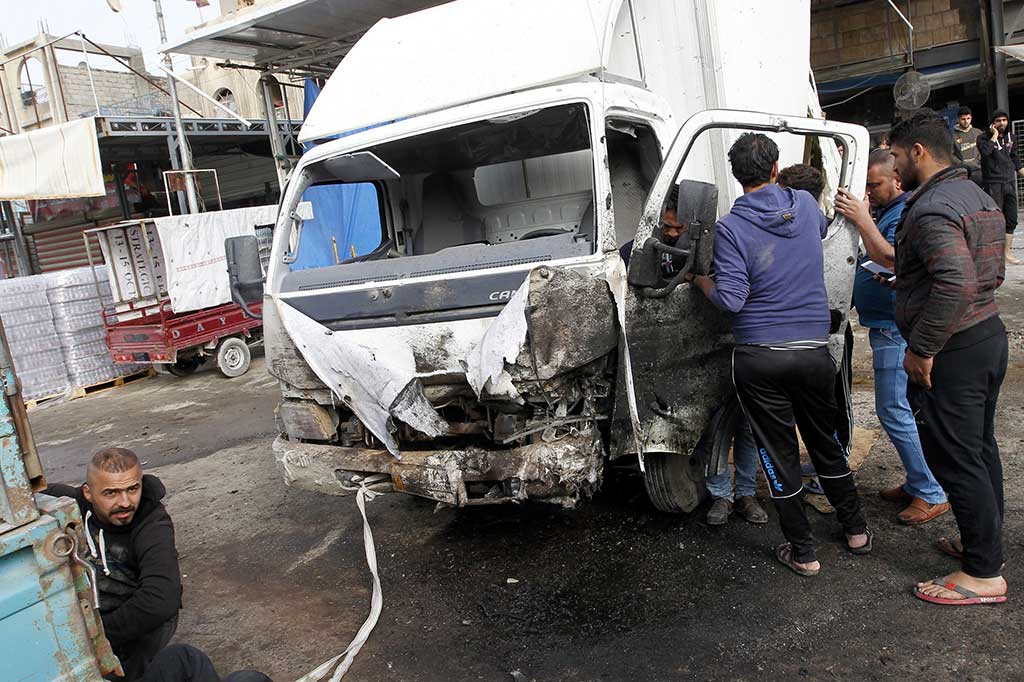 Serangan tersebut terjadi pada Senin (20/3/2017) malam, saat sebuah mobil yang dipasangi bom meledak di pasar padat pengunjung di permukiman yang kebanyakan dihuni warga Syiah, Amil.