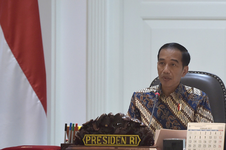 Jokowi menyampaikan perlindungan konsumen sangat terkait dengan kehadiran negara untuk melindungi konsumen secara efektif.