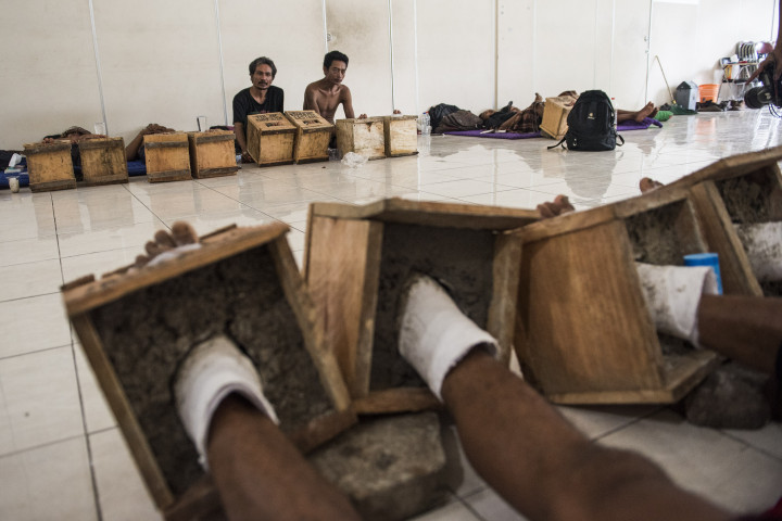 Selama di Jakarta, warga Kendeng ditampung di Kantor Yayasan Lembaga Bantuan Hukum Indonesia, Salemba, Jakarta. Aksi yang sama tahun lalu membuahkan putusan Mahkamah Agung membatalkan ijin pembangunan pabrik semen. Antara Foto/M Agung Rajasa