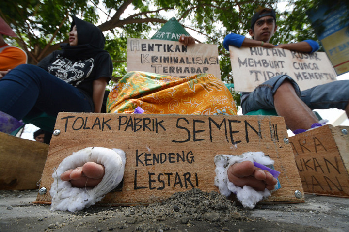 Aktivis di Palu Gelar Aksi Solidaritas untuk Patmi