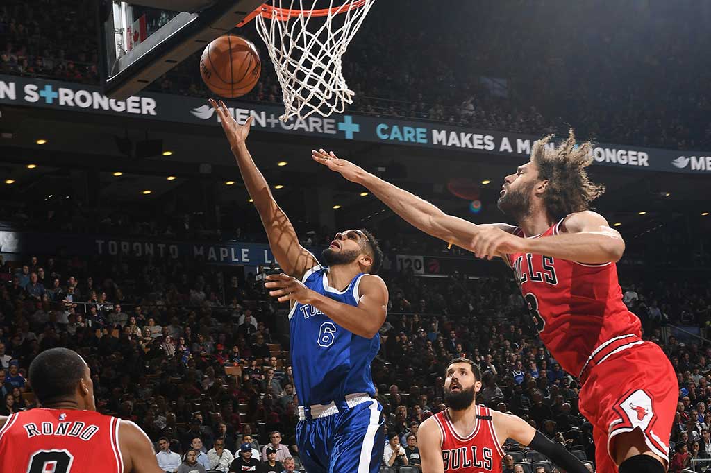 Sementara Cory Joseph menyumbang 19 poin.