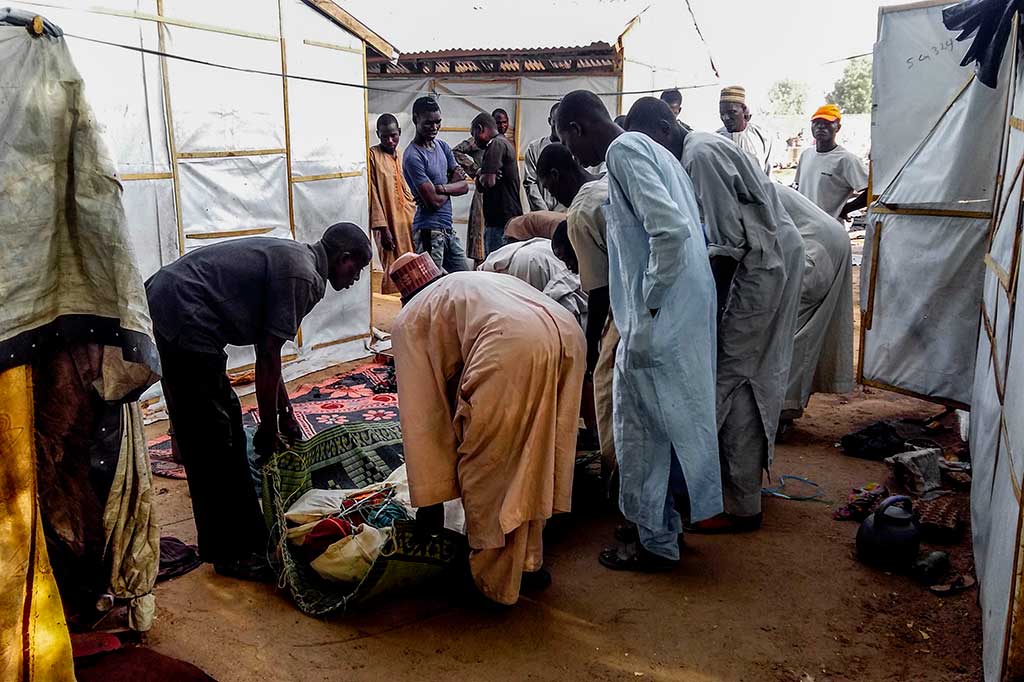 Empat orang tewas sementara 18 lainnya luka-luka akibat kejadian yang diklaim dilakukan oleh pemberontak Boko Haram tersebut.