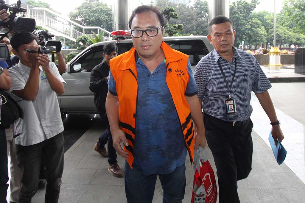 Tersangka pemberi suap kepada Hakim MK, Basuki Hariman saat akan menjalani pemeriksaan di gedung Merah Putih KPK, Jakarta.