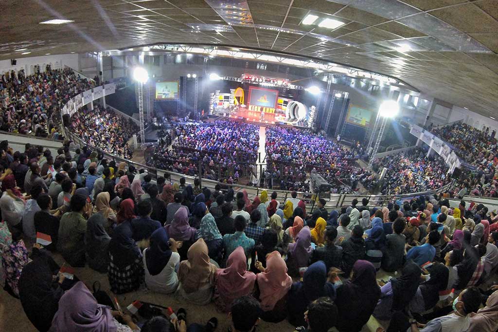 Ribuan Penonton Padati Kick Andy Road Show di Malang