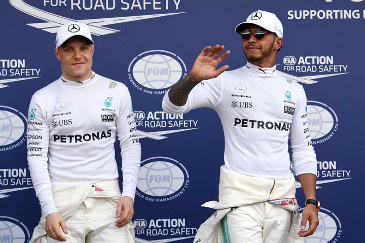 Pembalap asal Inggris itu berhasil meraih pole position setelah membuat waktu tercepat satu putaran yaitu 1 menit 22,188 detik. Ini menjadi rekor tercepat di Sirkuit Albert Park.