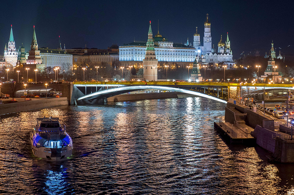 Benteng Kremlin di Moskow, Rusia ikut merayakan Earth Hour.