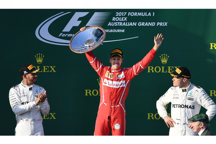 Vettel berhasil mengalahkan pesaing terberatnya Lewis Hamilton. Sementara posisi ketiga ditempati rekan setimnya Valtteri Bottas.
