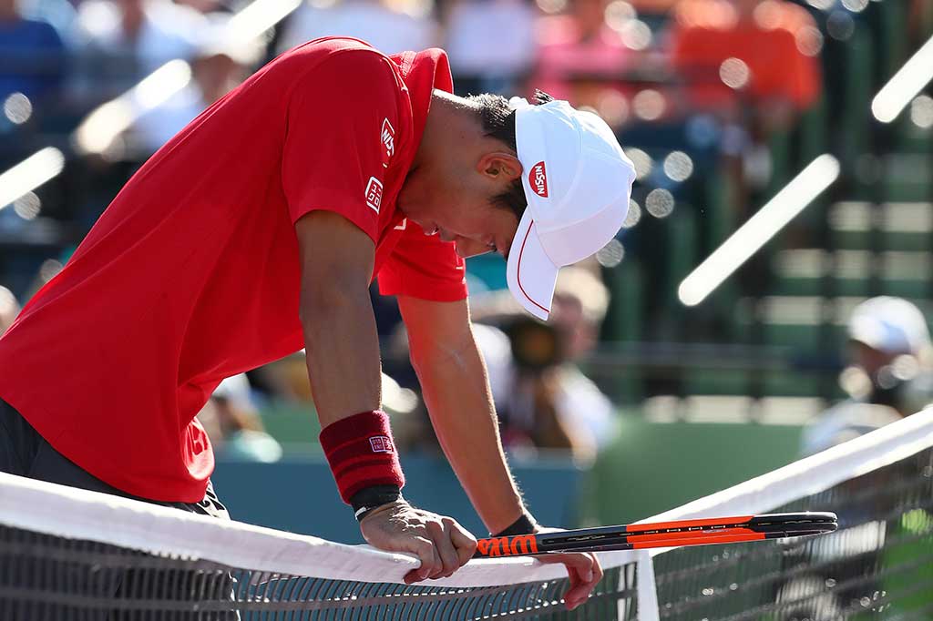 Nishikori tertunduk lesu setelah dikalahkan Fognini.