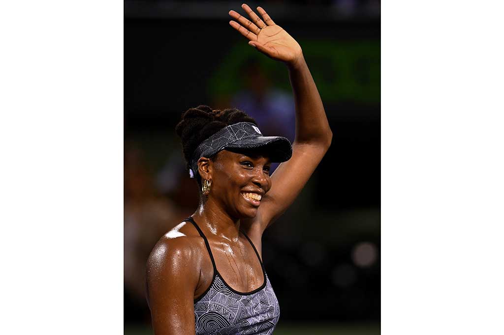 Di semifinal Venus akan menghadapi unggulan 10 Johanna Konta yang mengalahkan unggulan tiga Simona Halep.