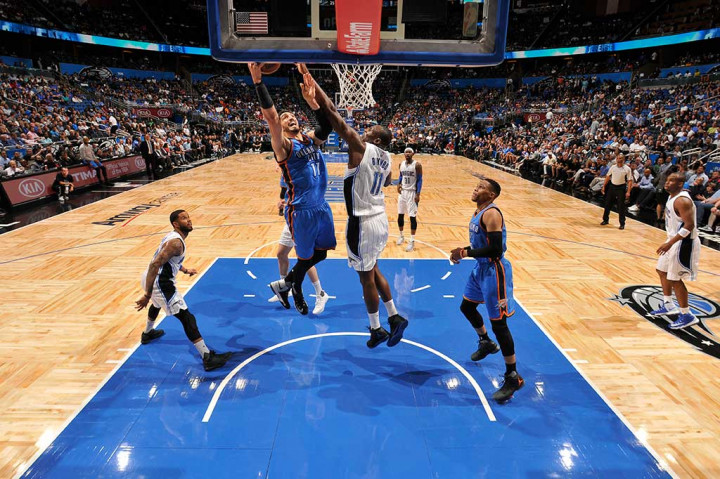 Enes Kanter menambah 17 poin dan 10 rebound dari bangku cadangan untuk Thunder.