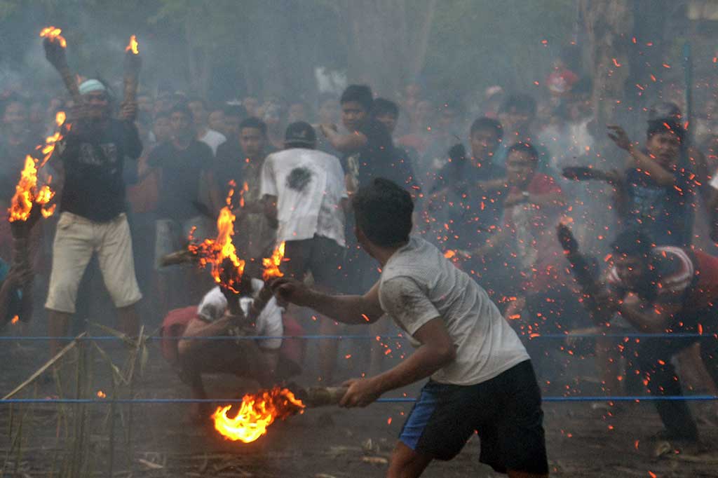 Pemuda Karangasem Gelar Tradisi Ter-Teran