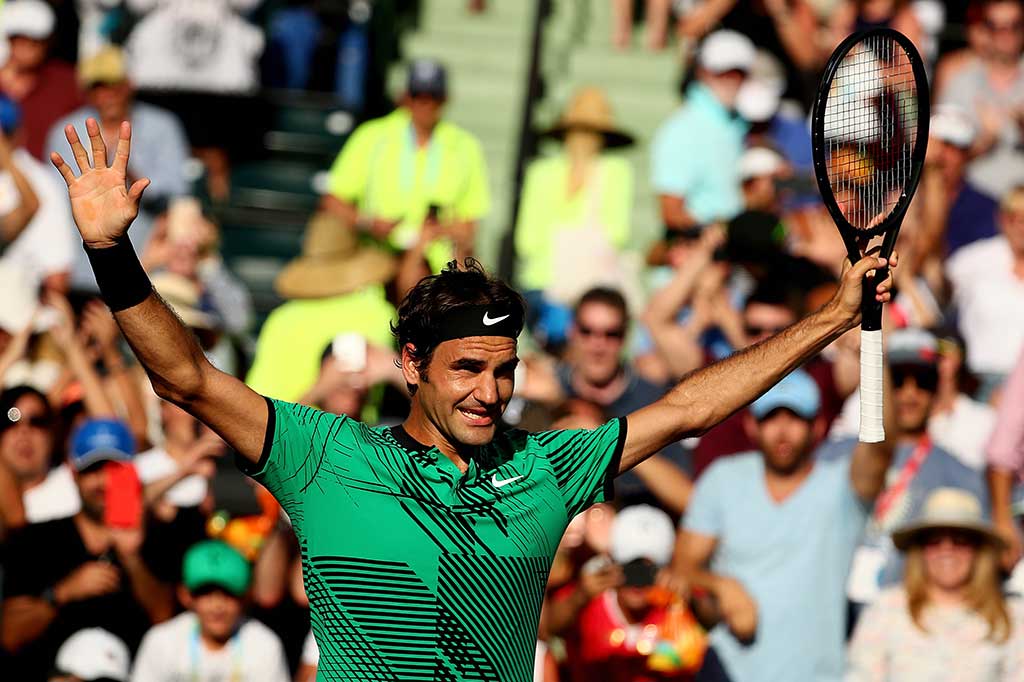 Petenis Swiss Roger Federer selamat dari dua match point sebelum mengalahkan Tomas Berdych pada tiebreak di set ketiga perempat final Miami Terbuka, Kamis (30/3/2017) waktu setempat.
