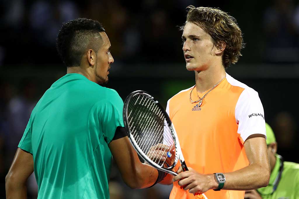 Kyrgios mendapat ucapan selamat dari Zverev.