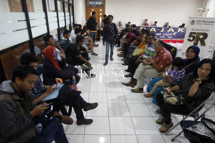 Antrean Peserta 'Tax Amnesty' Membeludak