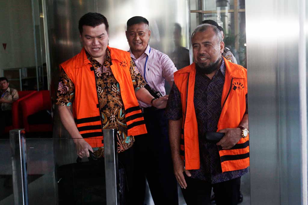 Sementara Andi Narogong akan menjalani pemeriksaan perdananya seusai resmi menjadi tahanan lembaga antirasywah sejak 24 Maret lalu sebagai tersangka kasus dugaan korupsi KTP-elektronik.