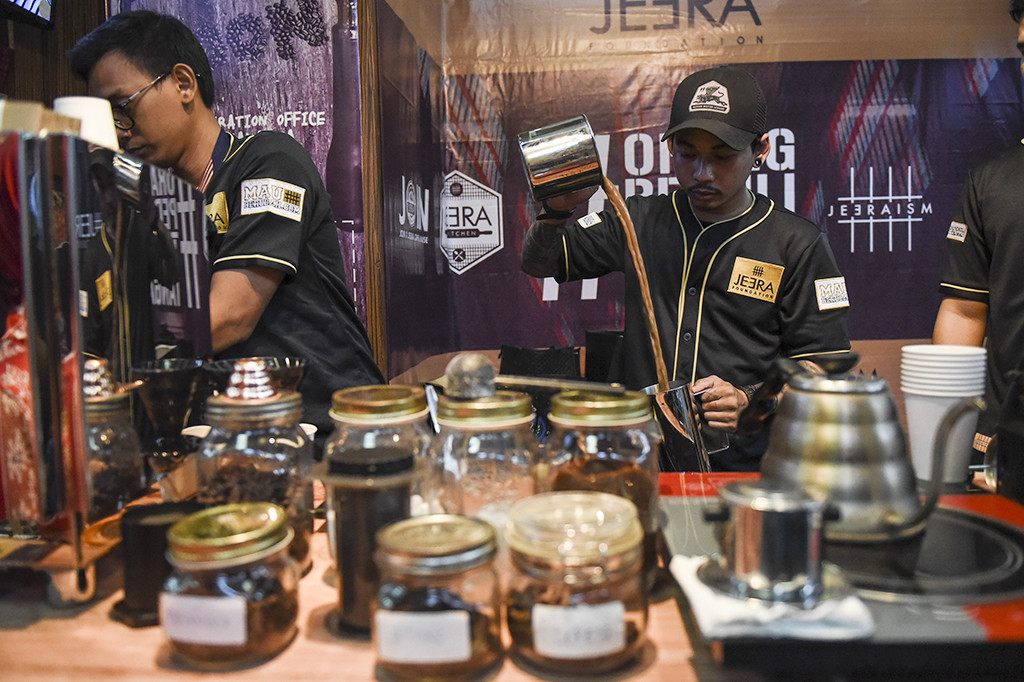 Sebanyak 44 peserta dari 33 Divisi Pemasyarakatan Direktorat Jenderal Pemasyarakatan, Kementerian Hukum dan HAM meramaikan Pameran Gelar Unggulan Produk Narapidana 2017 di Plaza Kemenperin, Jakarta.