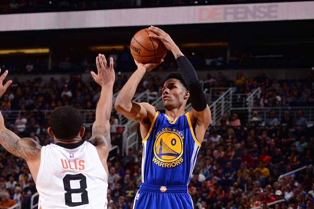 Dan Patrick McCaw mengemas 9 poin, 5 rebound, dan 4 assist.