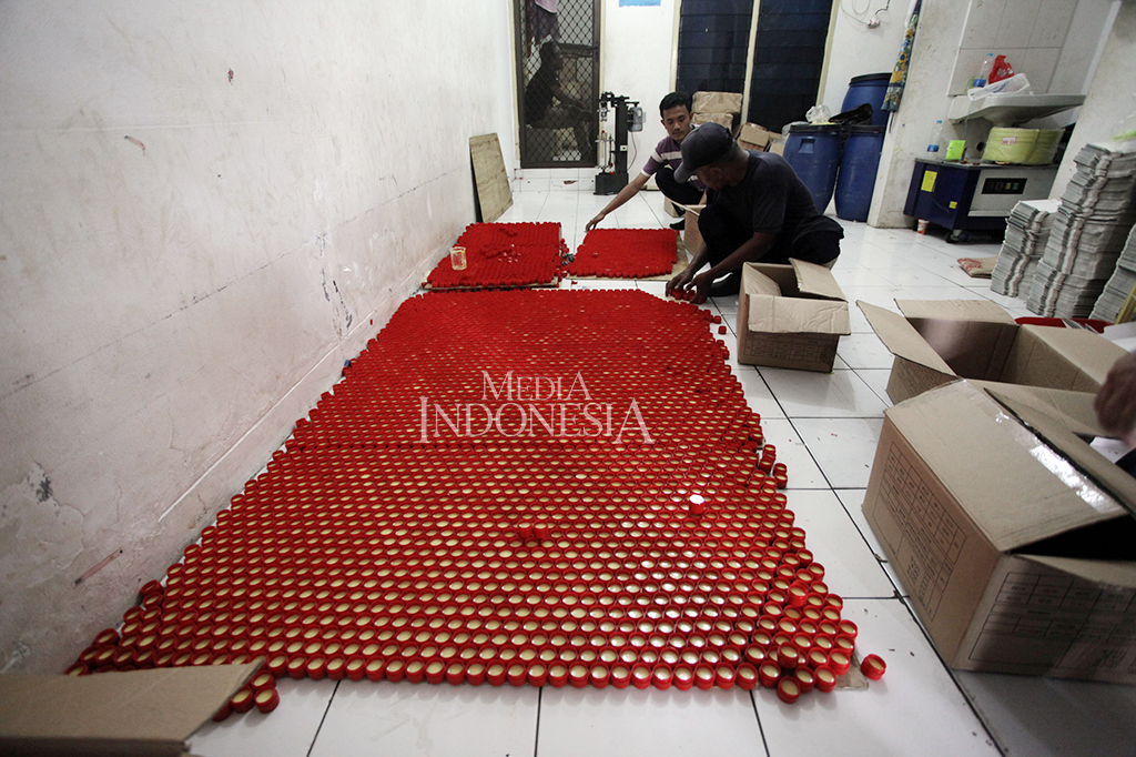 Sebuah pabrik salep di Kalideres, Jakarta Barat digerebek petugas Direktorat Tindak Pidana Narkoba Bareskrim Polri. 