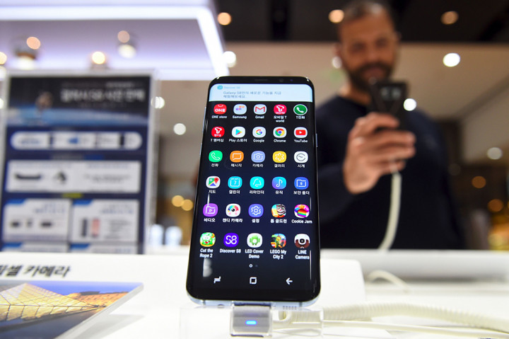 Galaxy S8 akan dijual mulai Rp10,5 juta. Ponsel ini dilengkapi processor Exynos 8895, internal memori 64GB dan RAM 4GB.