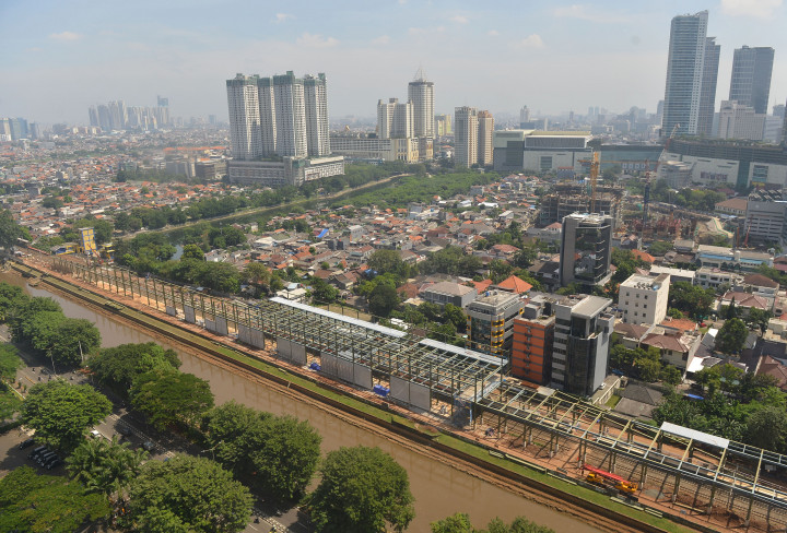 Pemandangan pembangunan stasiun Sudirman Baru, Jakarta, untuk kereta tujuan Bandara Udara Soekarno-Hatta.